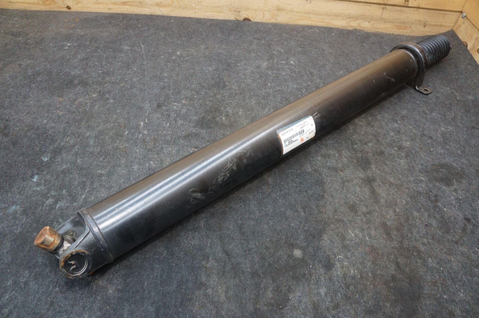 New Take Out 2-piece Rear Drive Shaft Front Section Ford F53 Stripped ...