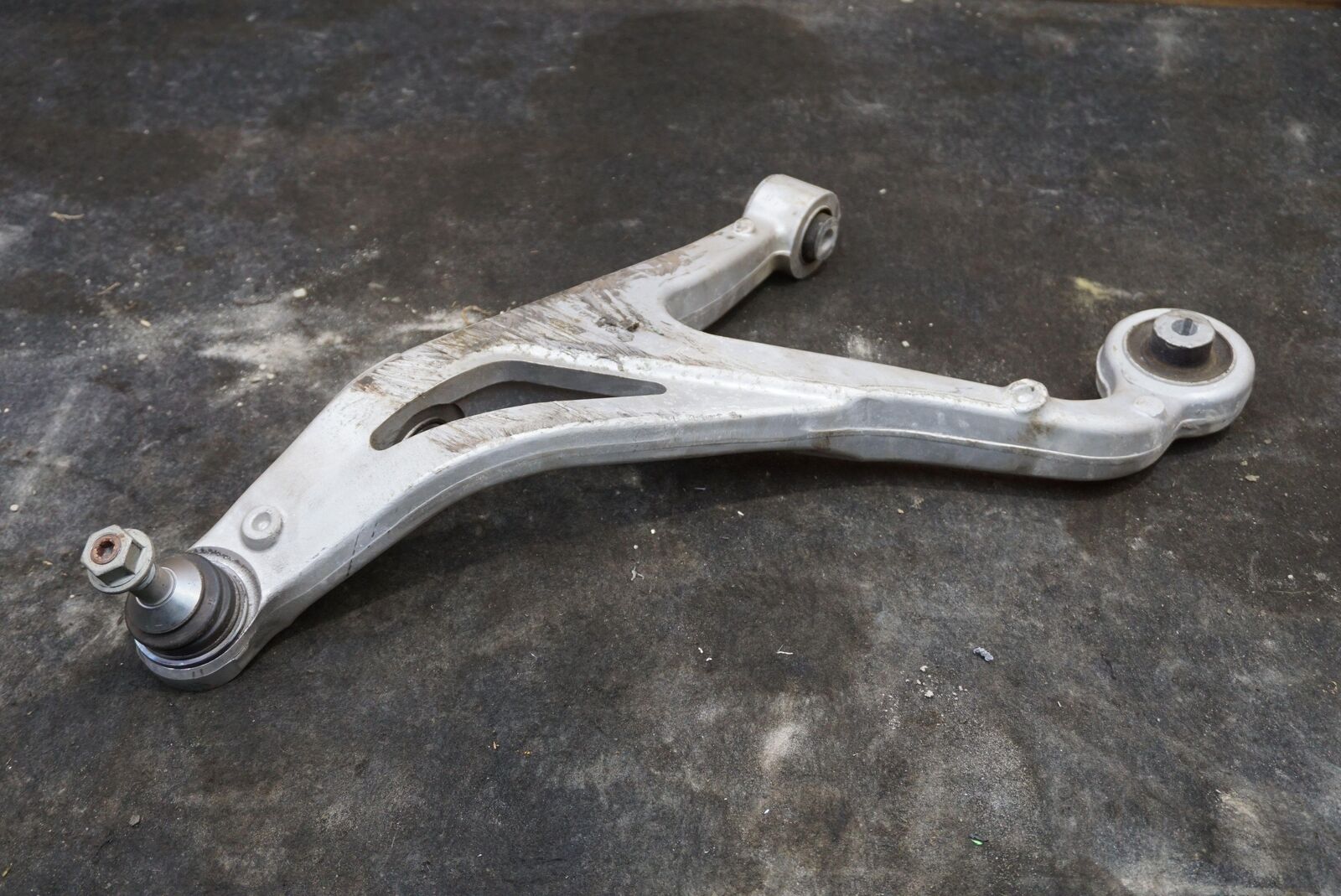 Front Left Lower Suspension Control Arm OEM Rivian R1T 2022 *Note ...