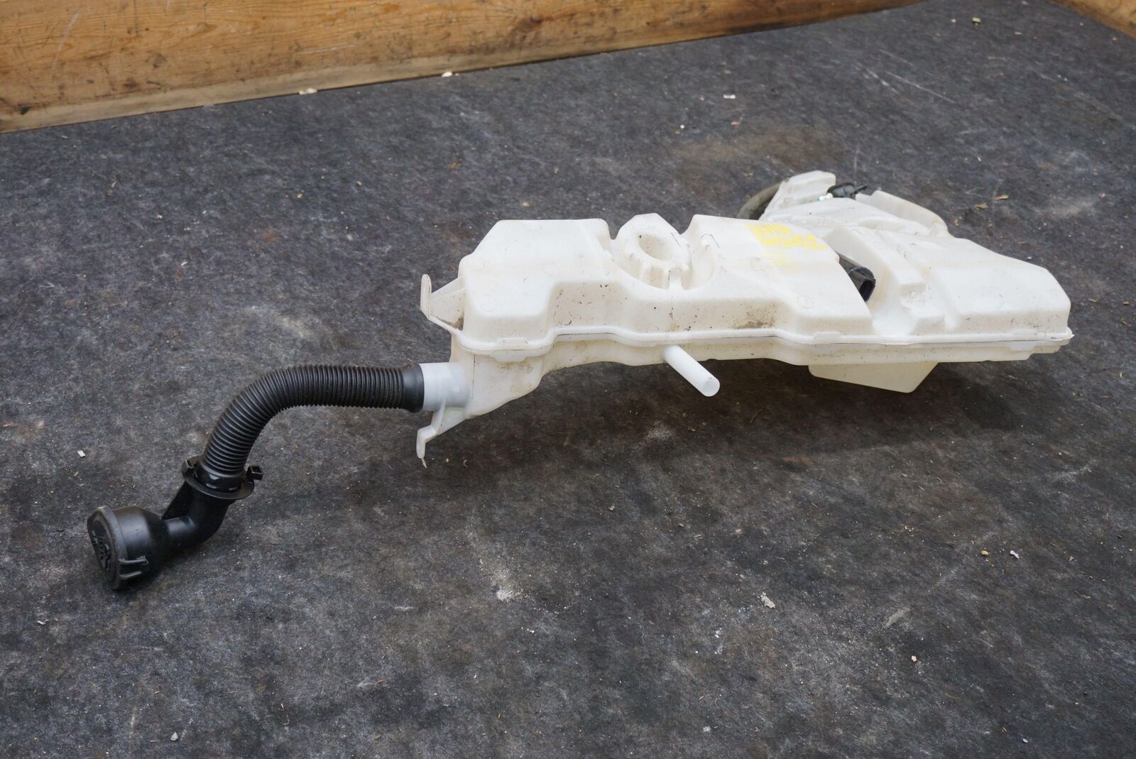 Windshield Washer Fluid Reservoir Bottle Oem 61667304068 Bmw X5 F15 14