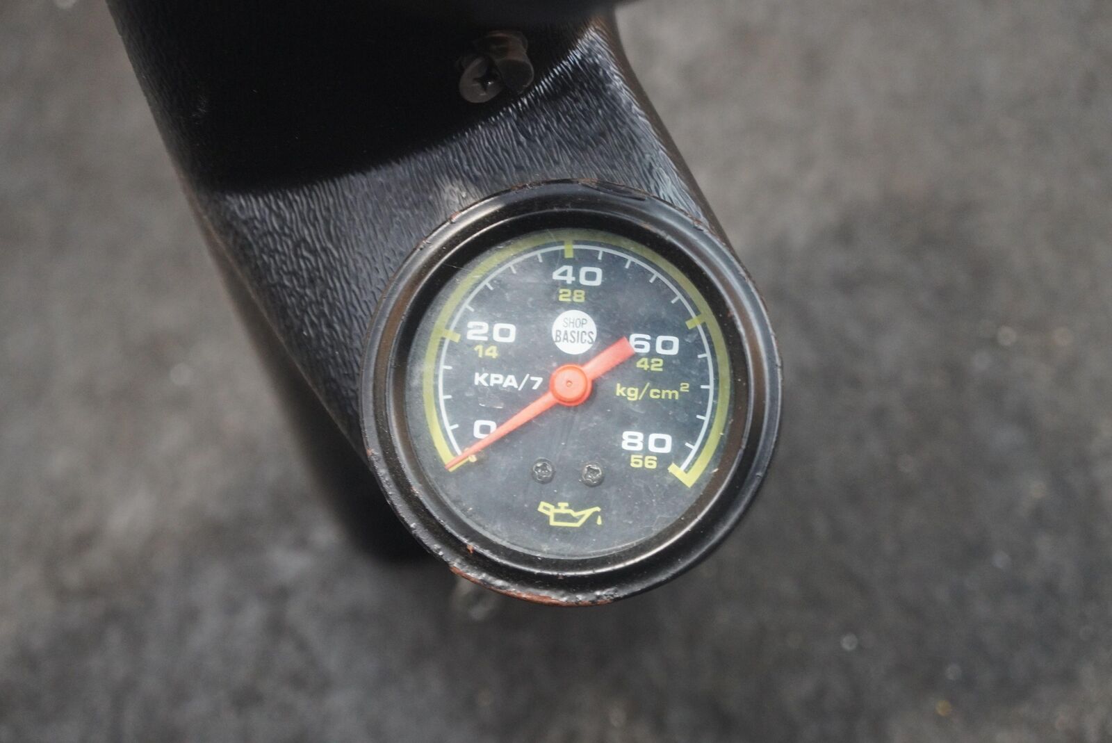 Oil temp gauge on pillar