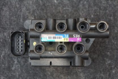 Air Suspension Control Valve Block OEM 1027919-00-B Tesla Model S Plaid 16-23 - Image 6