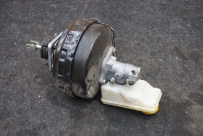 Master Cylinder Brake Booster W/reservoir Ad43-2b195-aa Aston Martin Rapide 2011 - Image 4