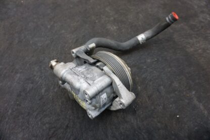 Power Steering Hydraulic Pump Assembly OEM 277565 Ferrari California 2012-14 - Image 2