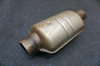 Right Center Middle Exhaust Muffler 4G0254350K OEM Audi S6 S7 S8 2013-18 RS7