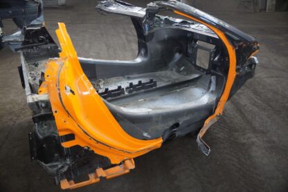 Local Pickup Only! Body Frame Shell Tub Monocoque Tub McLaren 570S 2018 *Note* - Image 7