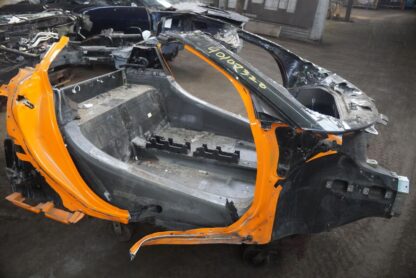 Local Pickup Only! Body Frame Shell Tub Monocoque Tub McLaren 570S 2018 *Note* - Image 8