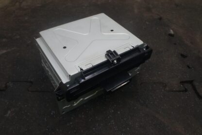 AM FM Radio Receiver CD Player Head Unit 670008491 OEM Maserati Ghibli 2014