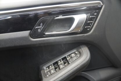 Front Left Interior Door Trim Panel Leatherette 95B867105AT Porsche Macan 15-21 - Image 2