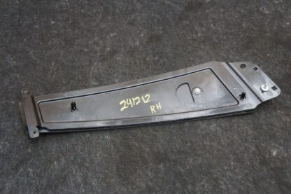 Right Exterior B-pillar Trim Panel OEM MY83-280B10-A Aston Martin Dbx 707 20-24 - Image 4