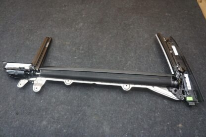Right Rear Door Glass Sunshade Roller Blind 51357338012 Bmw 740 750 G12 17-19 - Image 4