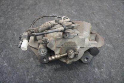 Front Left Brake Caliper OEM LR061370 Land Rover Discovery Sport L550 15-19 - Image 2