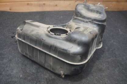 Left Driver Side Gas Fuel Tank 4T7201021B OEM Lamborghini Huracan Spyder 2016 - Image 2