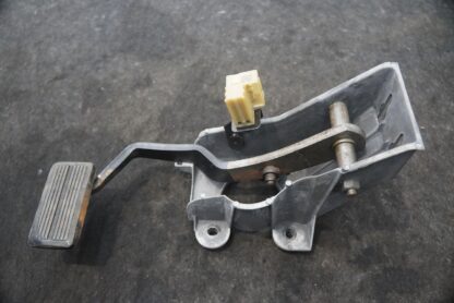 Brake Pedal Bracket Mount Assembly 4786502 OEM Plymouth Prowler 1999 - Image 2