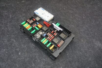 Rear Power Distribution Fuse Junction Box Unit 6992957 Bmw 740 750 G12 2017-19 - Image 3