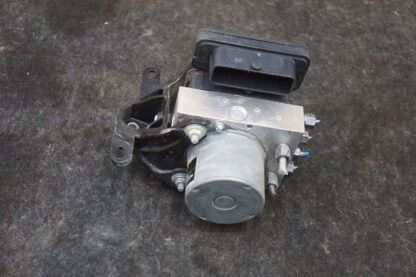 Anti-lock Abs Brake Pump Control Module 1044745-00-b Tesla Model S 17-23
