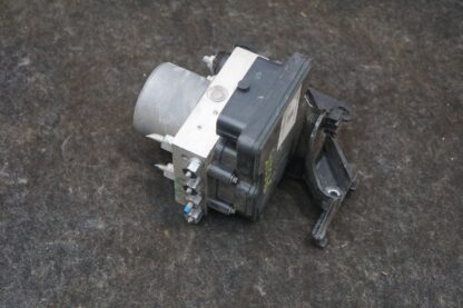 Anti-lock Abs Brake Pump Control Module 1044745-00-b Tesla Model S 17-23 - Image 5