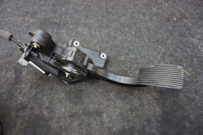 Front Accelerator & Brake Pedal DL3Z2455 Ford F150 Raptor SVT Crew Cab 2013-14 - Image 3