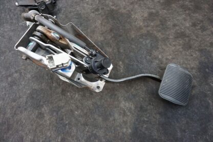 Front Accelerator & Brake Pedal DL3Z2455 Ford F150 Raptor SVT Crew Cab 2013-14 - Image 4