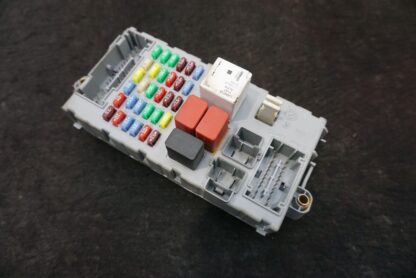 Dash Fuse Box Block Relay Junction 245788 Maserati GranTurismo S 2013-18 *Note - Image 2