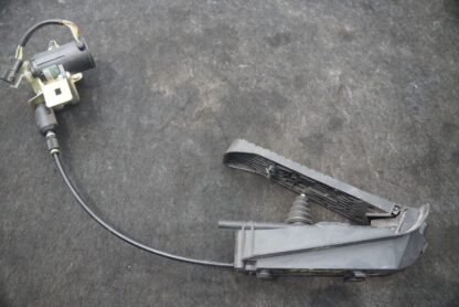 Gas Pedal Accelerator Throttle 99642301902 OEM Porsche 911 996 2000 - Image 2