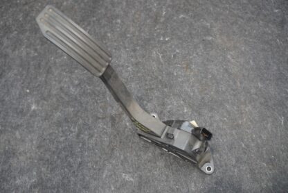 Gas Pedal Accelerator Throttle OEM LR061002 Land Rover Discovery Sport L550 2016 - Image 2