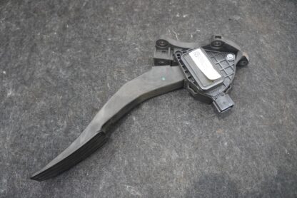 Gas Pedal Accelerator Throttle OEM LR061002 Land Rover Discovery Sport L550 2016