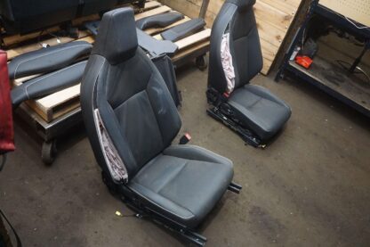 Set Front Driver Passenger & Rear Seat 4098761-T1-A Tesla Cybertruck 2024 *Note - Image 9