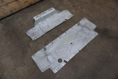 Set Rear Integral Carrier Shield Plate A2326266600 Mercedes SL63 AMG R232 22-24 - Image 2