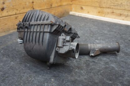 Air Cleaner Filter Box Intake MAF 13717640728 13627602038 OEM BMW i8 2014-19 - Image 2
