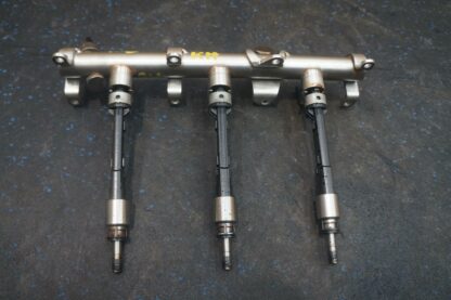 Right Fuel Injection Rail Pipe 3 Injector Set 06M906036K OEM Audi SQ5 2018-19 - Image 3