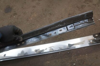 Right Side Exterior Roof Rail Trim OEM 1860490-88-A Tesla Cybertruck 2024 *Note - Image 6