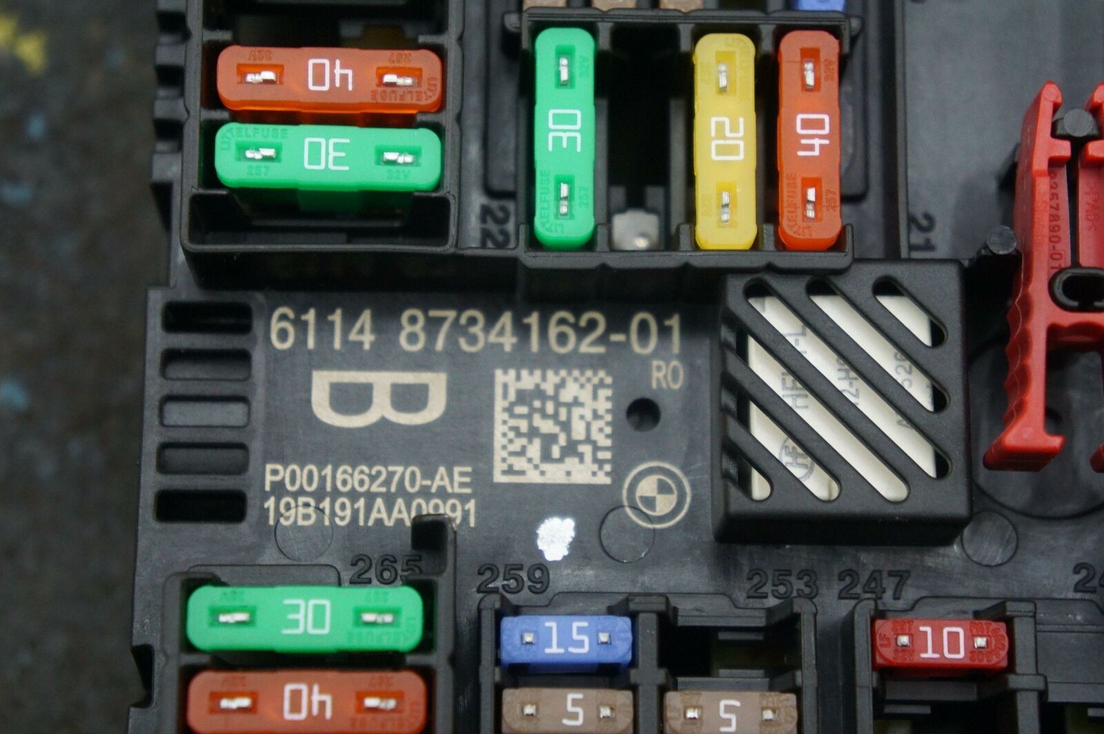 Rear Power Distribution Fuse Box LIN 61358795477 61148734162 Toyota ...