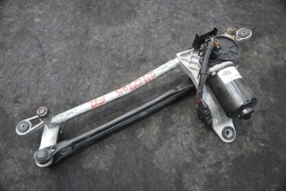 Front Windshield Wiper Motor Linkage 670007561 Maserati Quattroporte M156 14-16