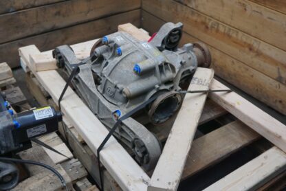Rear Axle Differential Carrier OEM 08Y500043E Bentley Continental GTC 2016 - Image 3