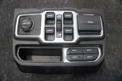 Center Dash Panel Window Switch Aux Media Port 6BE581X9AE Jeep Wrangler JL 2021