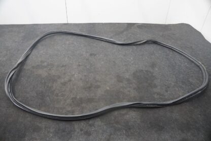 Rear Trunk Lift Gate Hatch Weather Strip Seal Gasket LR147402 Range Rover L405