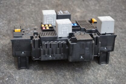 Engine Fuse Relay Box Assembly Oem A2139065706 Mercedes Glc Class 253 20-22 - Image 3