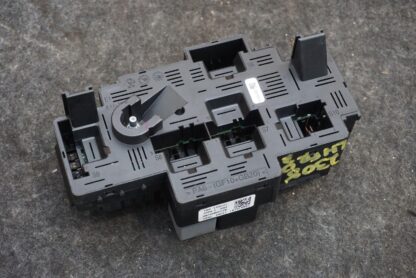 Engine Fuse Relay Box Assembly Oem A2139065706 Mercedes Glc Class 253 20-22 - Image 4