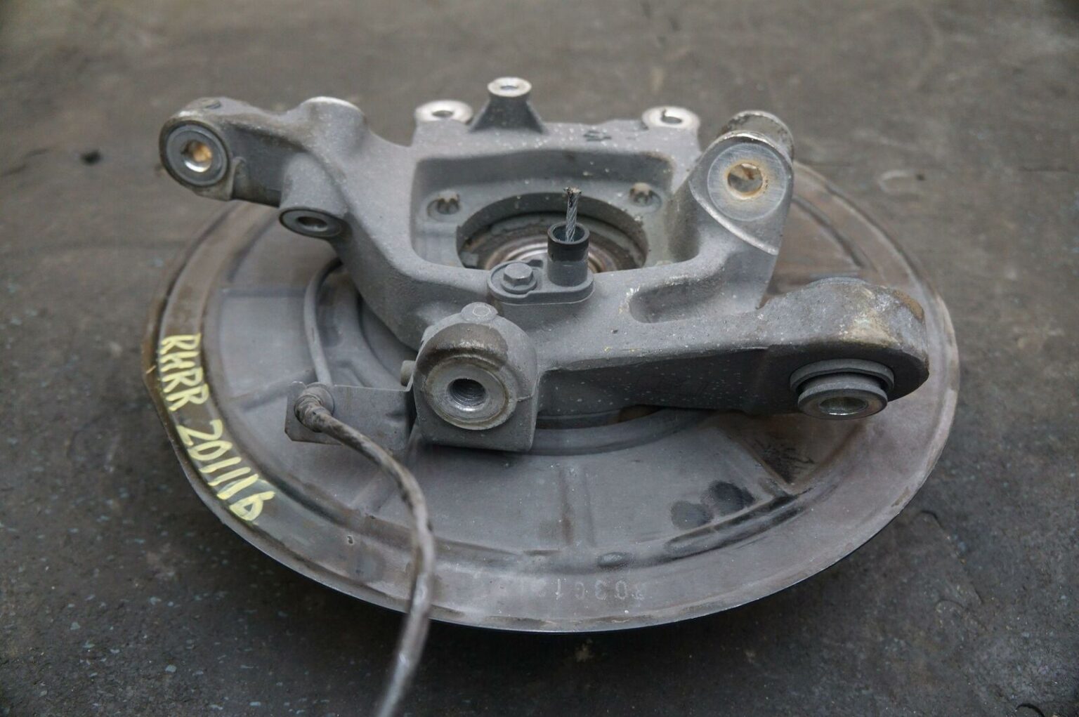 Rear Right Spindle Knuckle Hub 670006803 OEM Maserati Ghibli ...