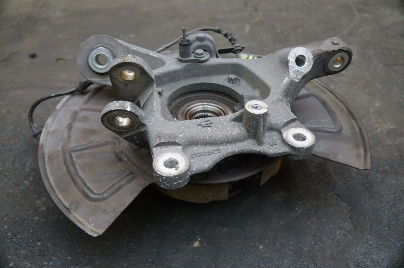 Rear Right Spindle Knuckle Hub 670006803 OEM Maserati Ghibli ...