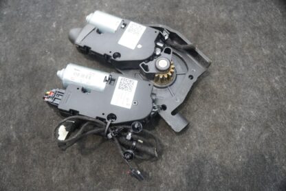 Rear Right Convertible Roof Top Motor Drive 85111803 Chevrolet Corvette C8 2023 - Image 2