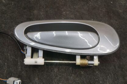 Right Door Outside Handle OEM 99653706206 Porsche 911 Carrera Cabrio 996 1999-04 - Image 3