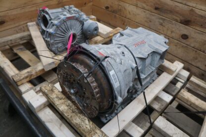 8-Speed ZF 8HP75 Auto Transmission HY53-70041-BB Aston Martin DB11 V12 17 *Flood - Image 4