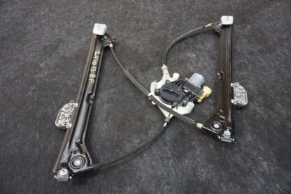 Front Right Side Door Window Regulator Motor 670102267 Maserati Ghibli 2014-17+ - Image 4