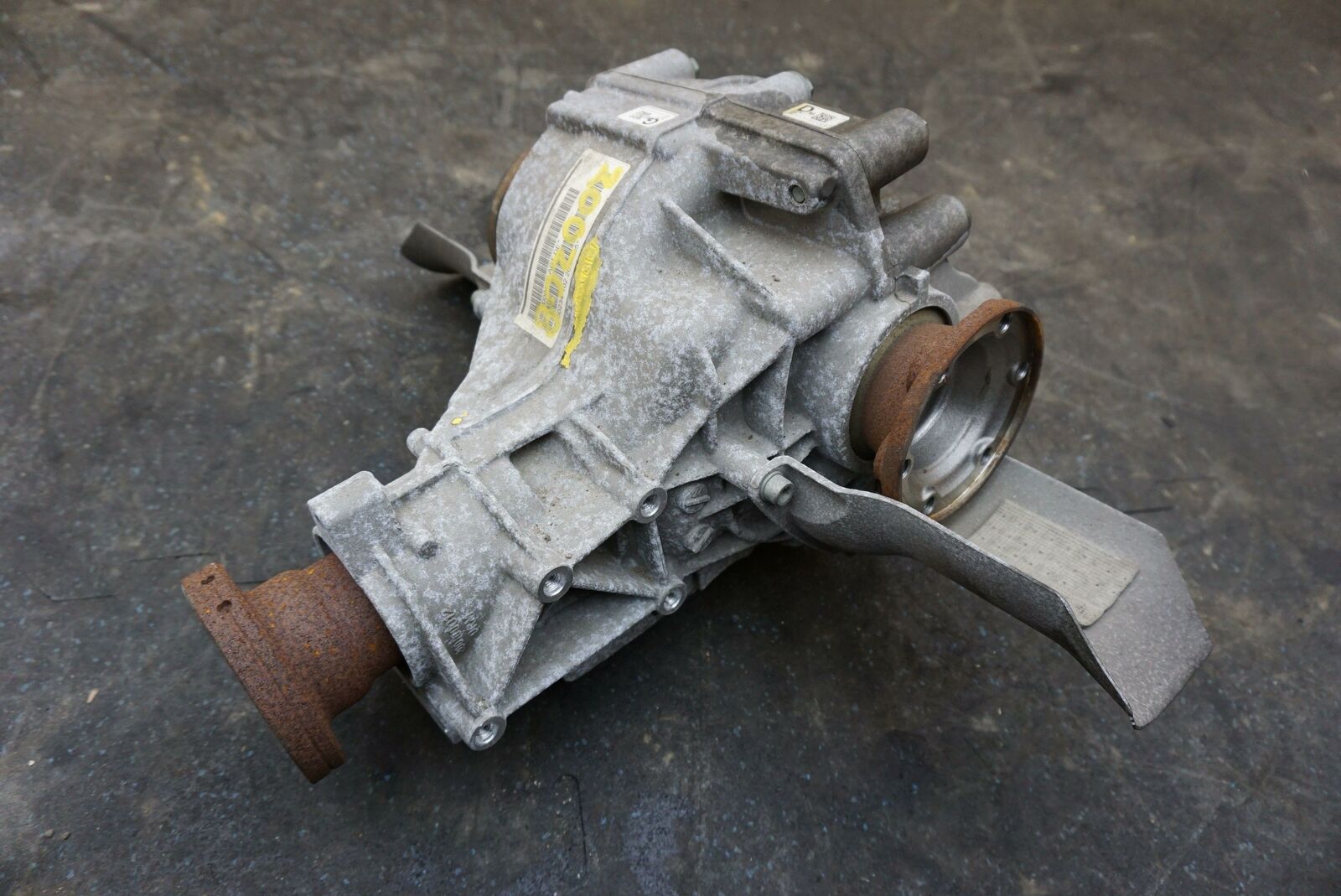 Rear Axle Differential Carrier 08Y500043E Bentley Continental GT 2005 ...