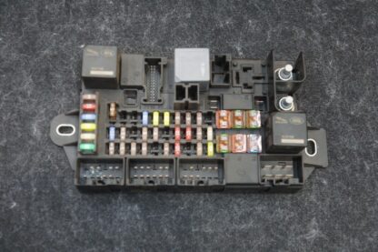 Front Right Side Cabin Fuse Relay Box Panel Jx5314a073ac Jaguar F-type 18-20 - Image 3