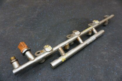 Left Engine Fuel Rail Distributor 07P133316C OEM 6.3L W12 Audi A8 A8L D4 2012-16