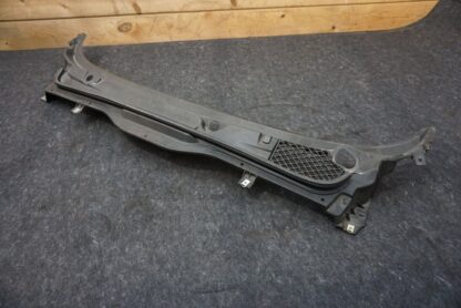 Front Windshield Wiper Cowl Vent Panel 80065300 Maserati Granturismo 2008-17+ - Image 3