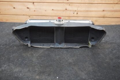 Front Center Radiator Assembly w/ Air Duct OEM 420121254A Audi R8 2008-15 *Note - Image 2