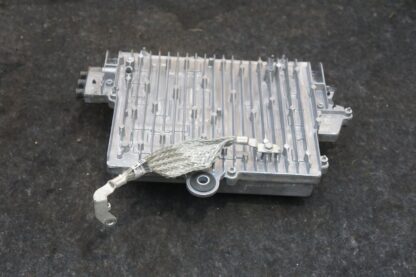 Front Electronic Suspension Control Module 1118182-04-h Tesla Model 3 17-23 - Image 6